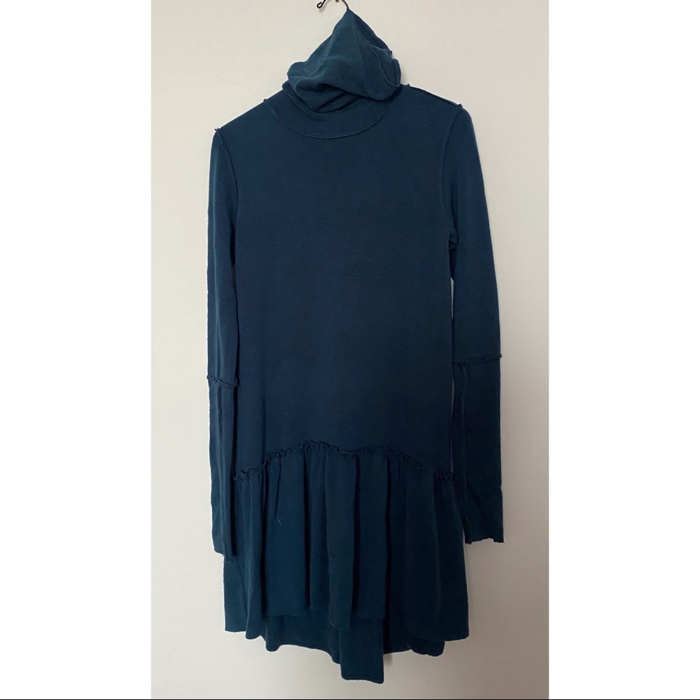 Long-sleeve wool midi dress